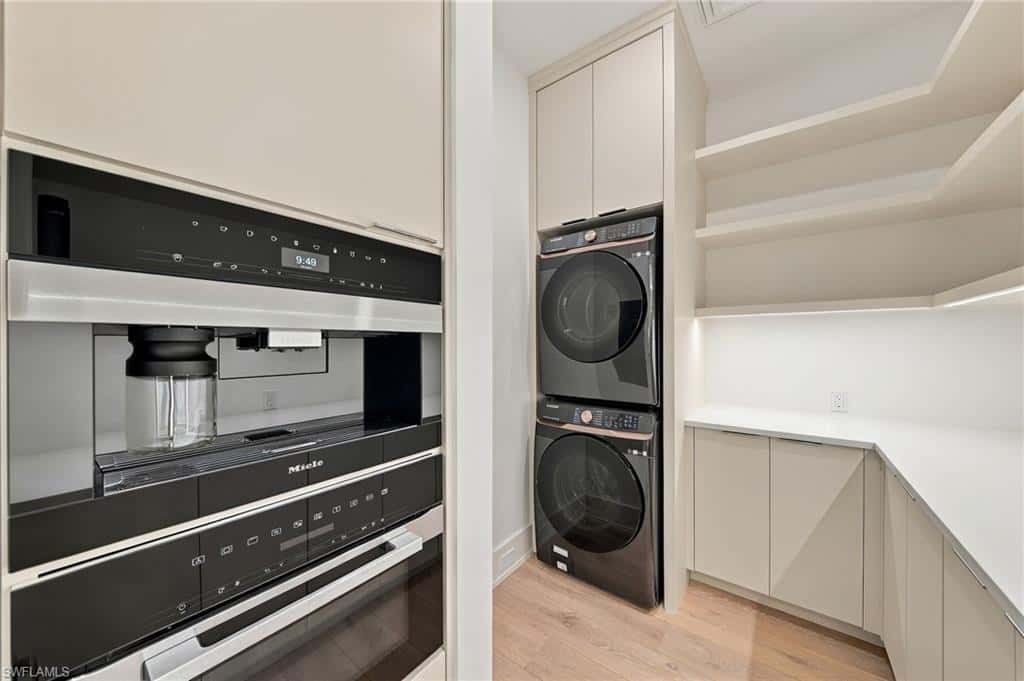 82 9th St #205, Naples, photo 12