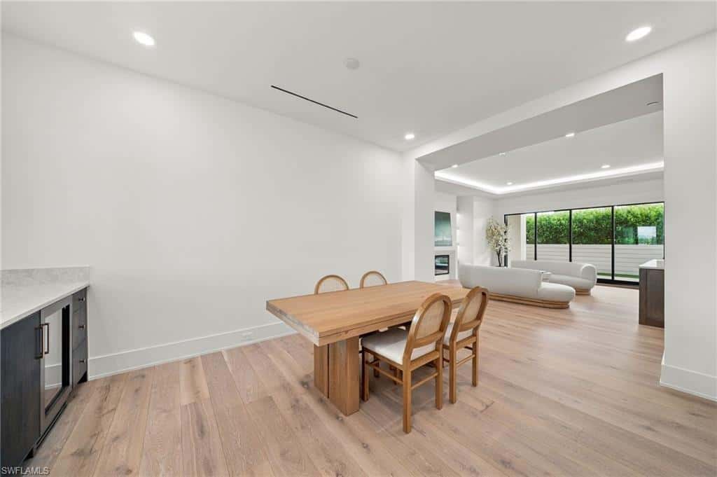 82 9th St #205, Naples, photo 5
