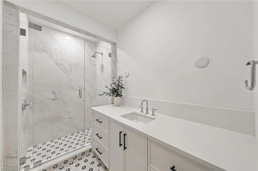 82 9th St #205, Naples, photo 24