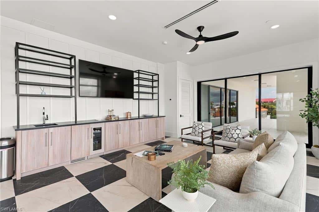 82 9th St #205, Naples, photo 34