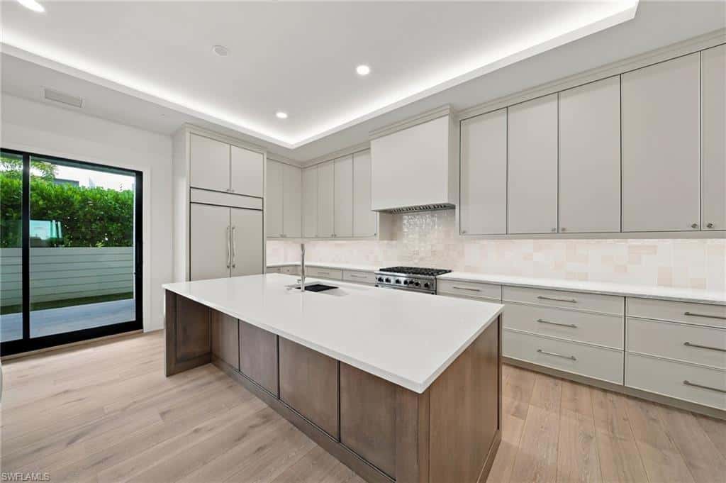 82 9th St #205, Naples, photo 10