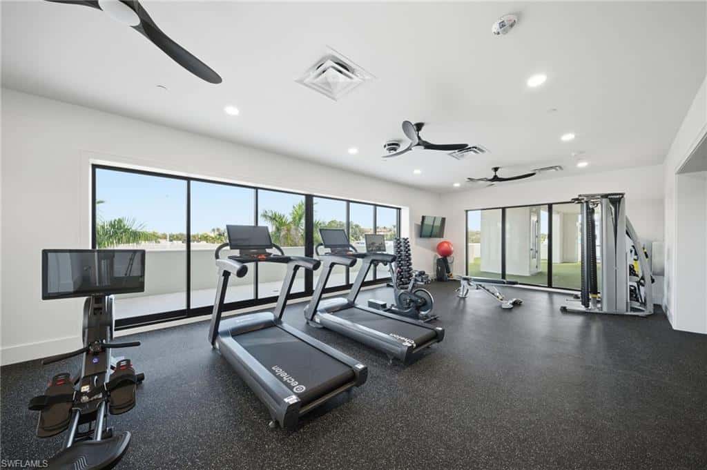 82 9th St #205, Naples, photo 35