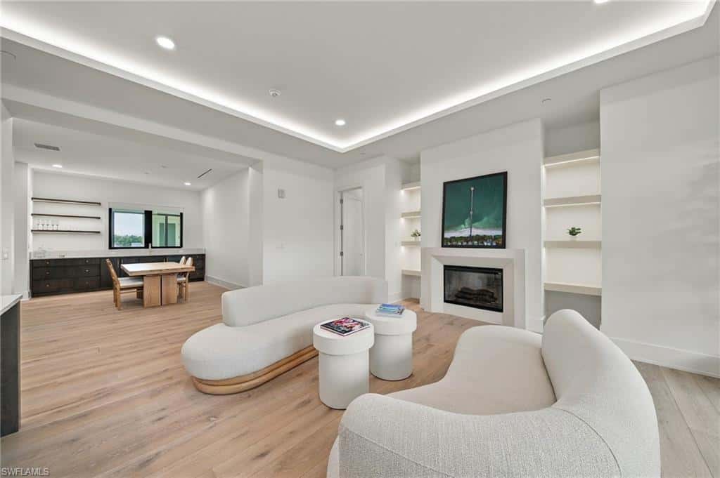 82 9th St #205, Naples, photo 4