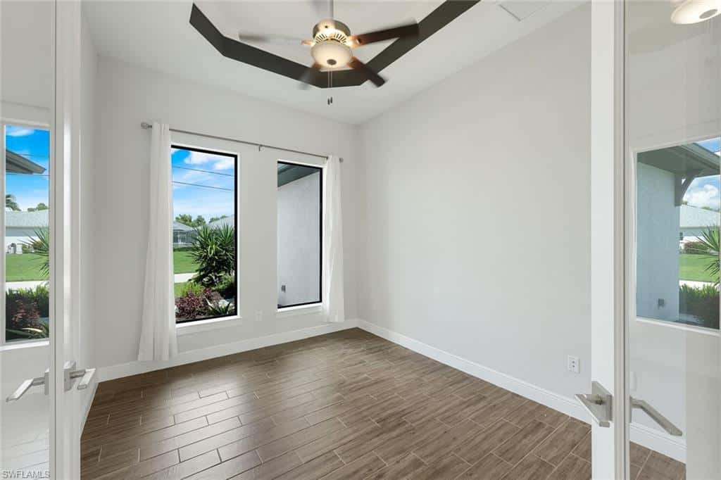 2126 2nd St, Cape Coral, photo 13