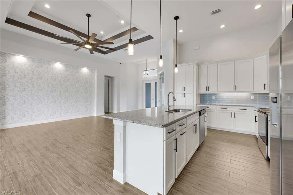 2126 2nd St, Cape Coral, photo 4
