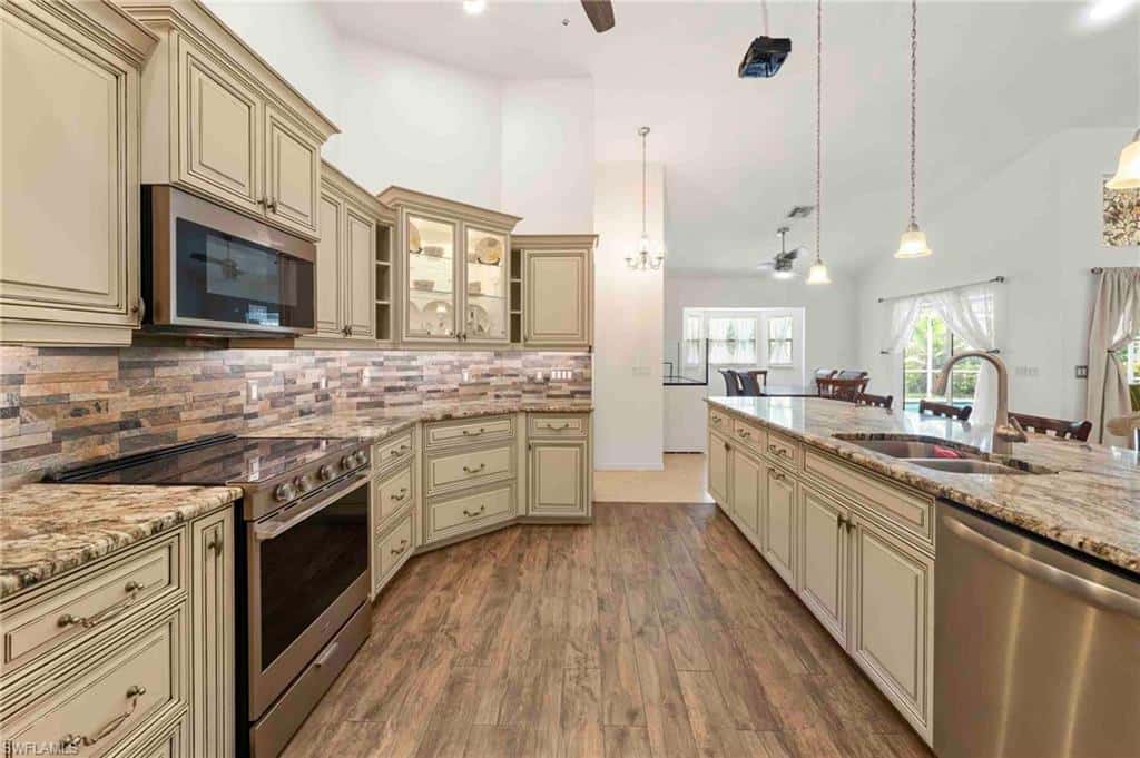 28910 Winthrop Cir, Bonita Springs, photo 9