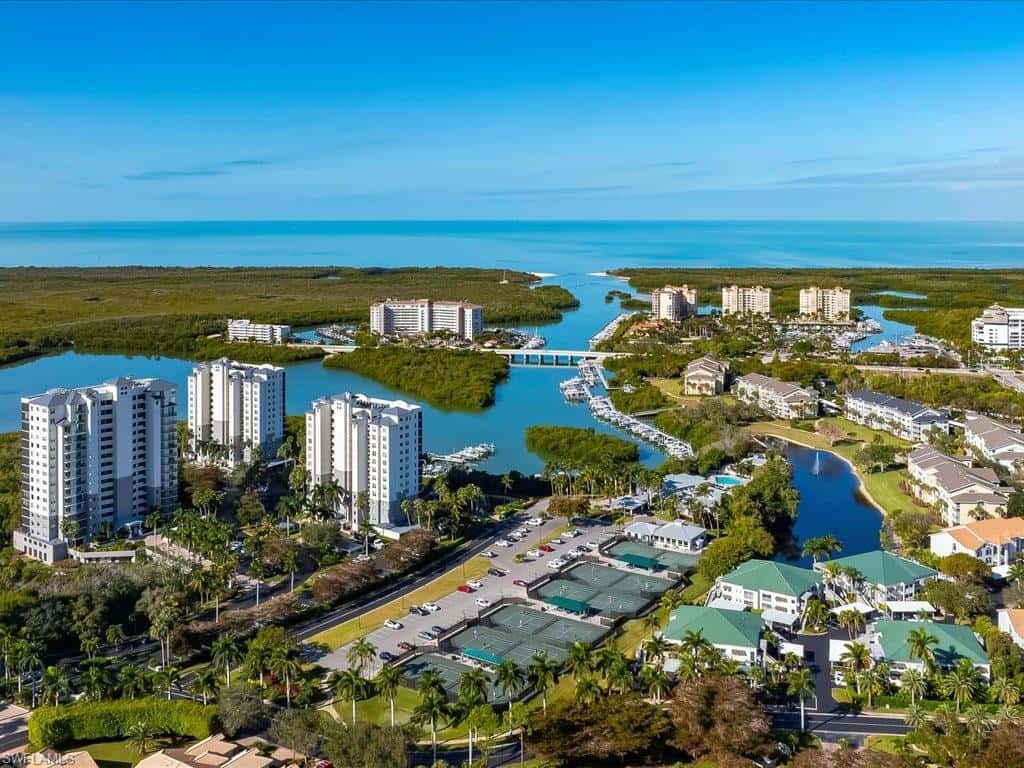 798 Wiggins Bay Dr, Naples, photo 12