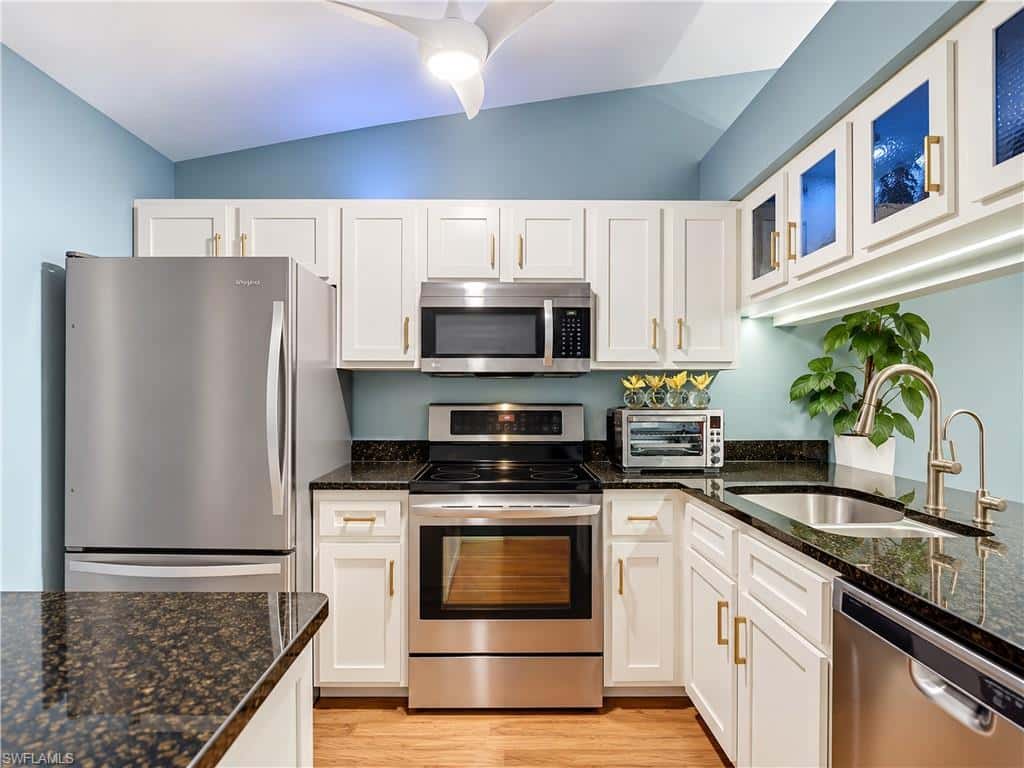 2017 Pine Isle Ln, Naples, photo 11