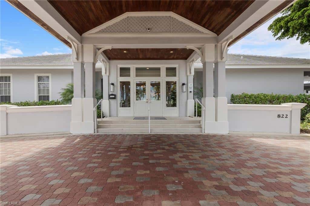 1511 Whispering Oaks Cir, Naples, photo 40