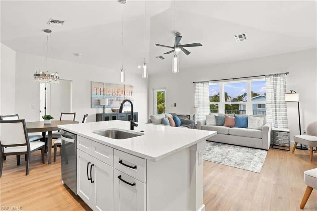 250 Pearl St, Fort Myers Beach, photo 13