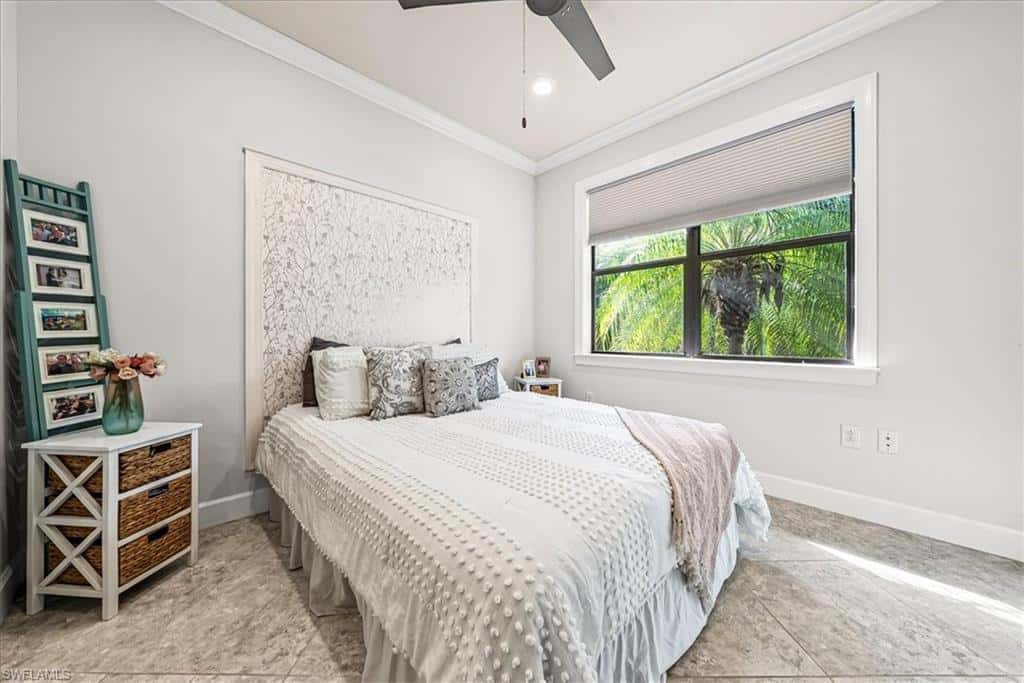 7670 Jacaranda Ln, Naples, photo 23
