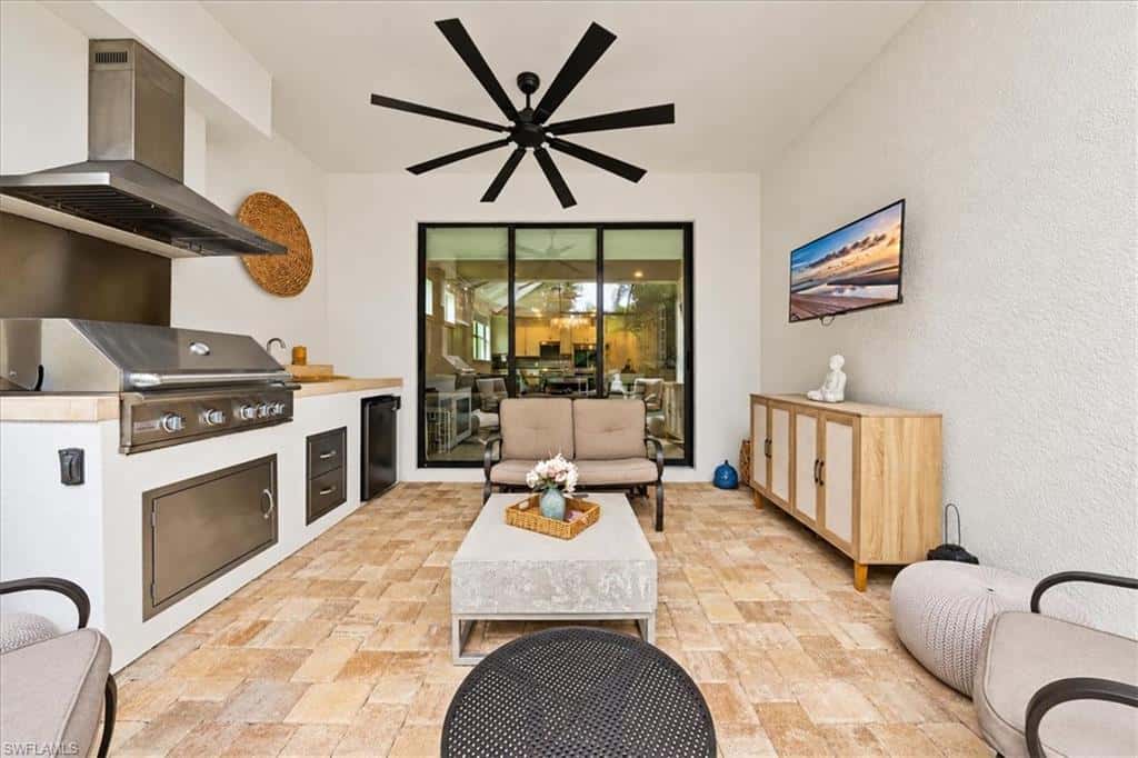 7670 Jacaranda Ln, Naples, photo 28