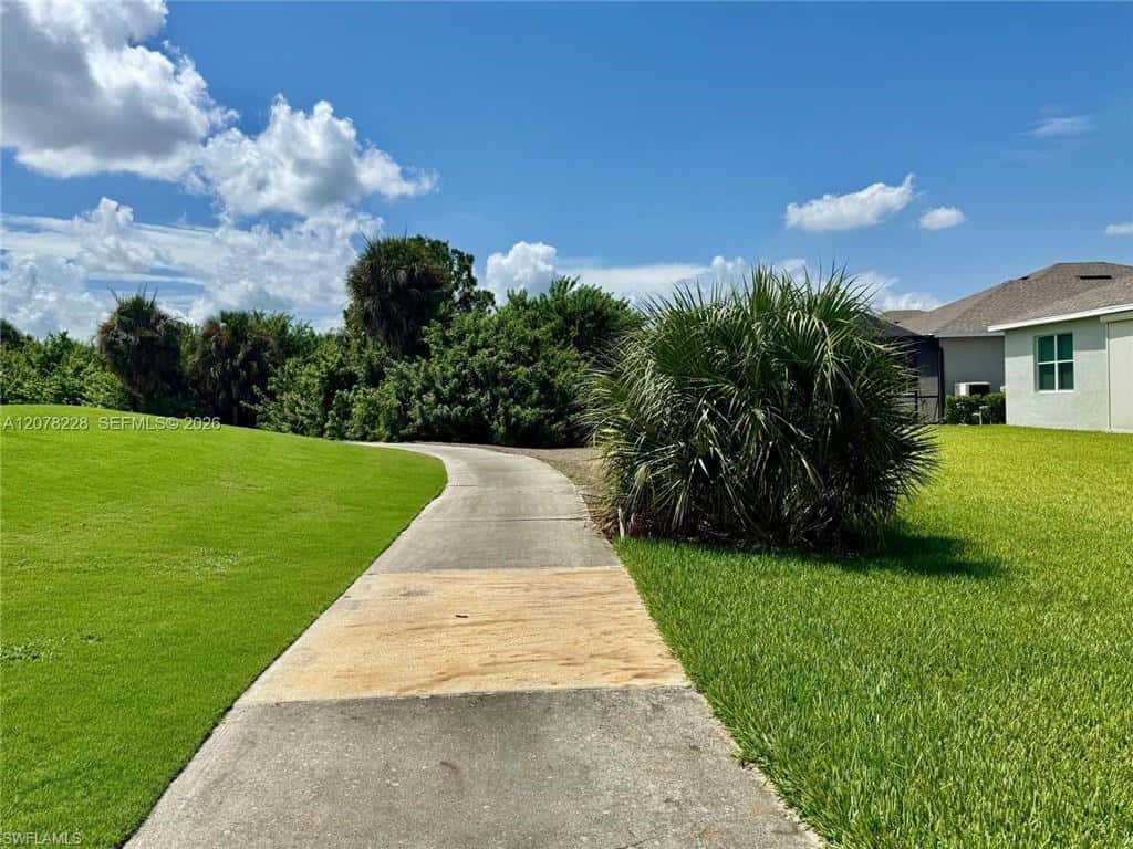9291 Aqua Overlook Ct, Lehigh Acres, photo 18
