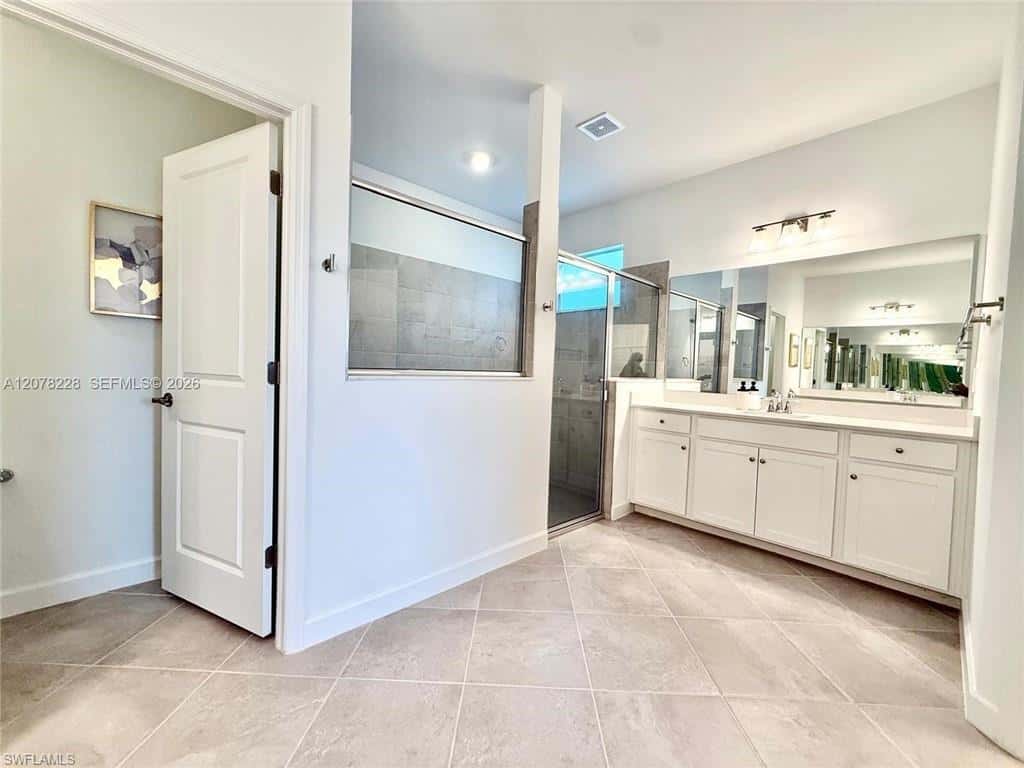 9291 Aqua Overlook Ct, Lehigh Acres, photo 35