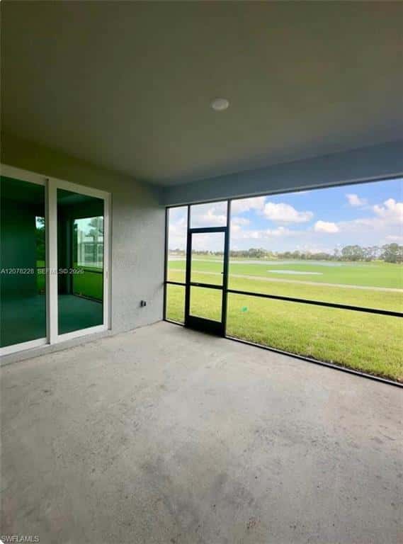 9291 Aqua Overlook Ct, Lehigh Acres, photo 4