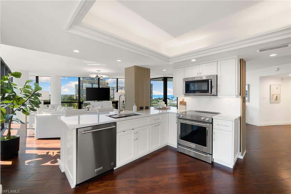 4751 Gulf Shore Blvd #905, Naples, photo 9