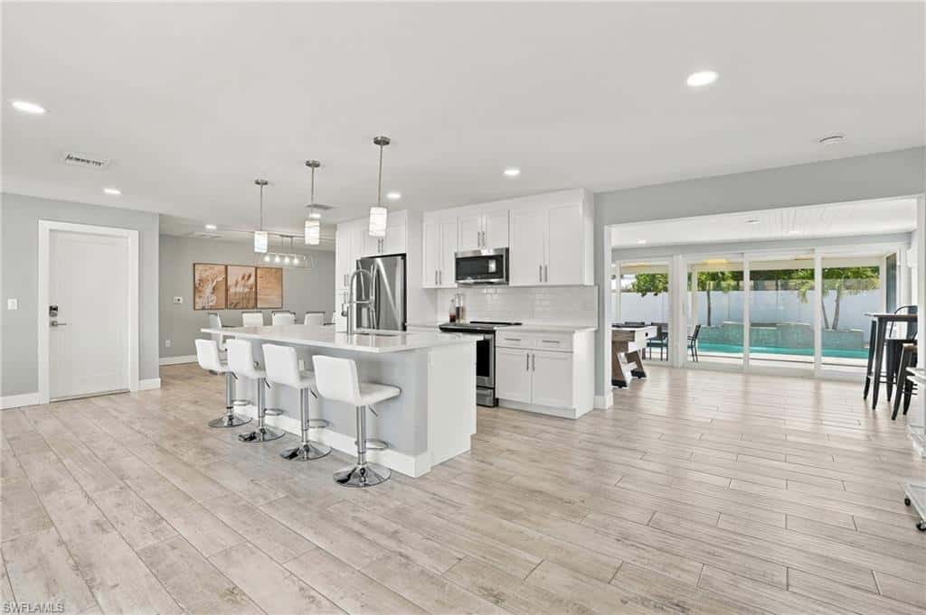 310 Madison Ct, Fort Myers Beach, photo 6