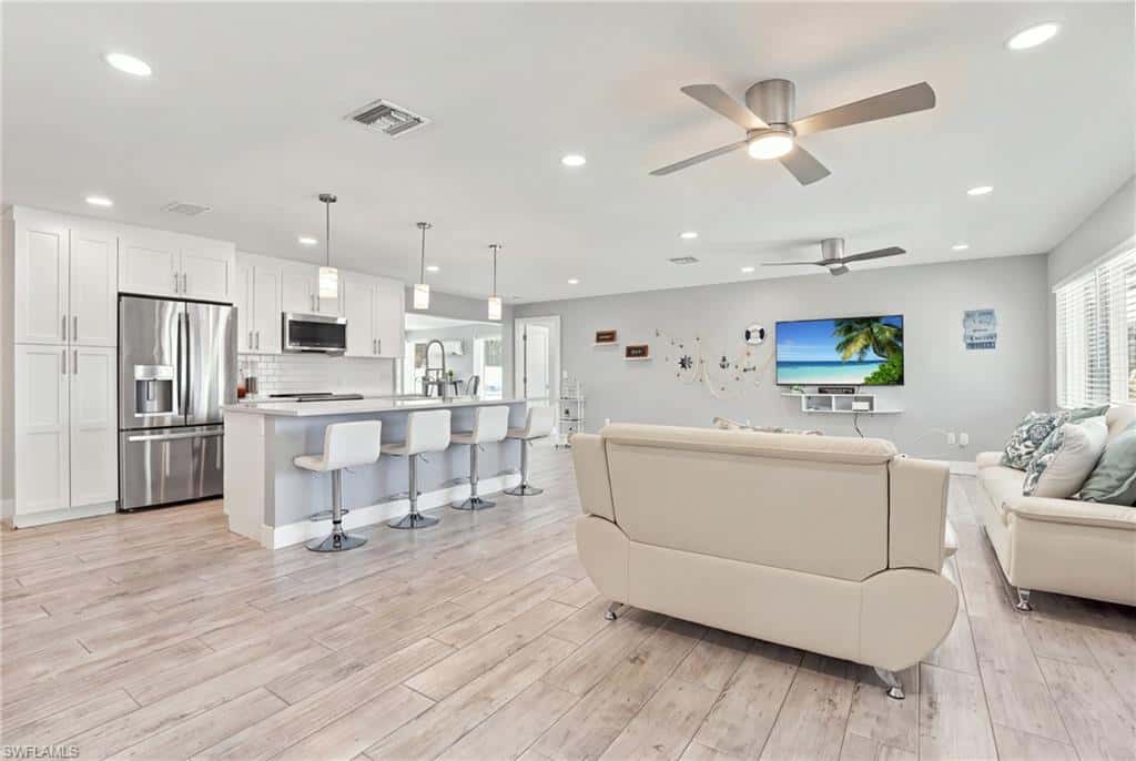 310 Madison Ct, Fort Myers Beach, photo 7