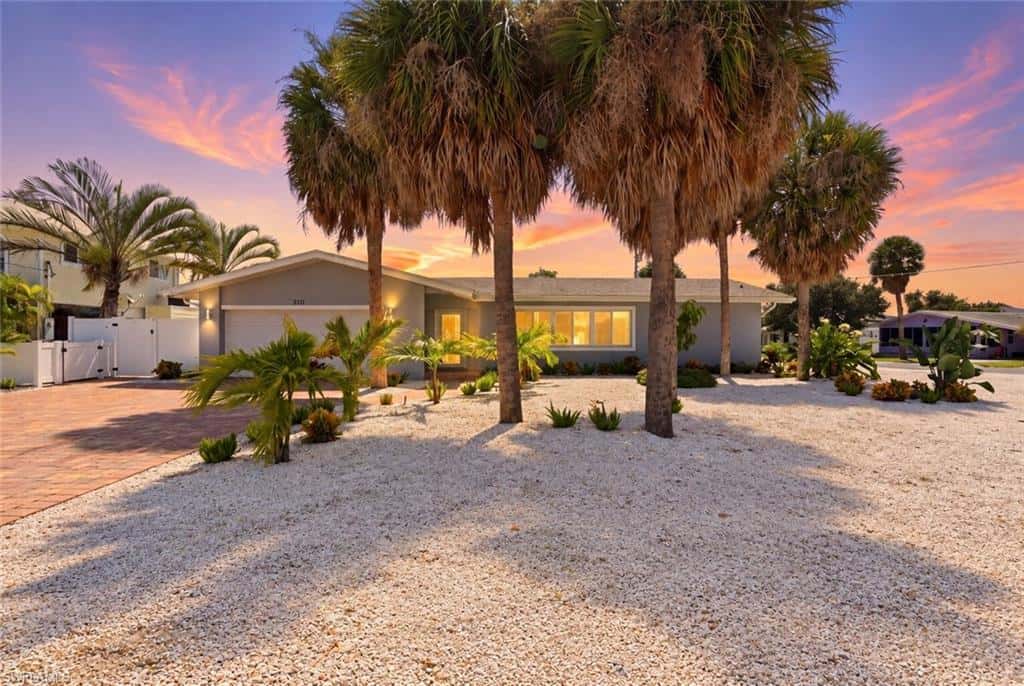310 Madison Ct, Fort Myers Beach, photo 5