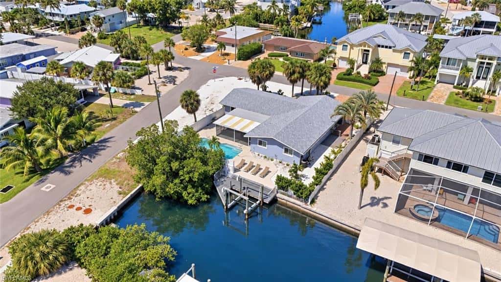 310 Madison Ct, Fort Myers Beach, photo 34