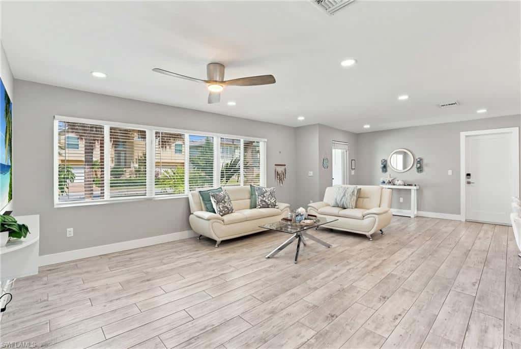310 Madison Ct, Fort Myers Beach, photo 10