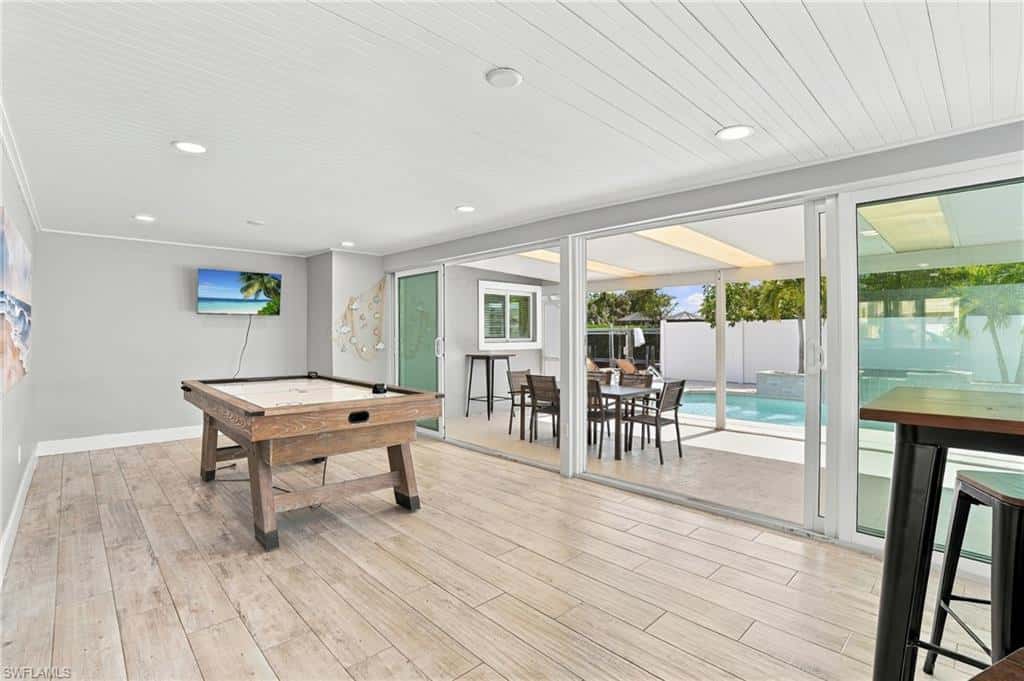 310 Madison Ct, Fort Myers Beach, photo 14