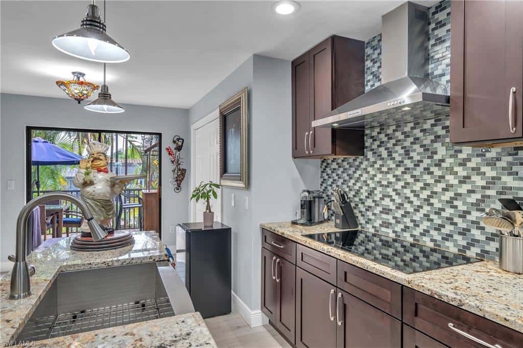 27109 Holly Ln, Bonita Springs, photo 5