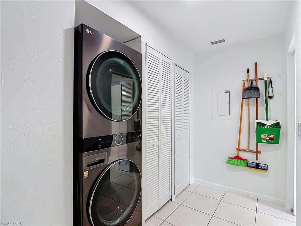 4079 Northlight Dr #2, Naples, photo 32