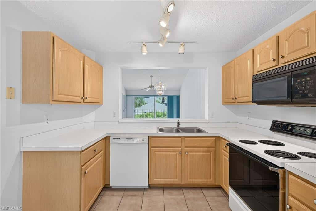 768 Landover Cir #203, Naples, photo 4