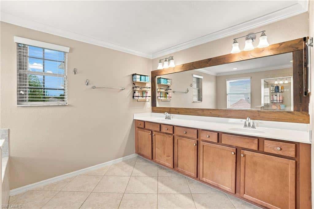 2446 Heydon Cir, Naples, photo 23