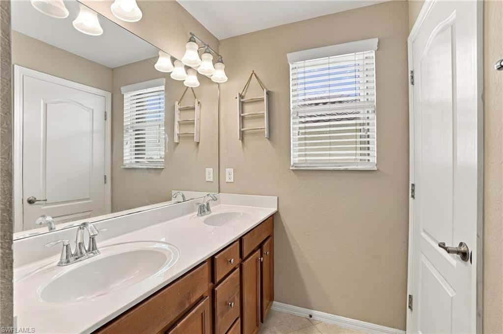 2446 Heydon Cir, Naples, photo 38