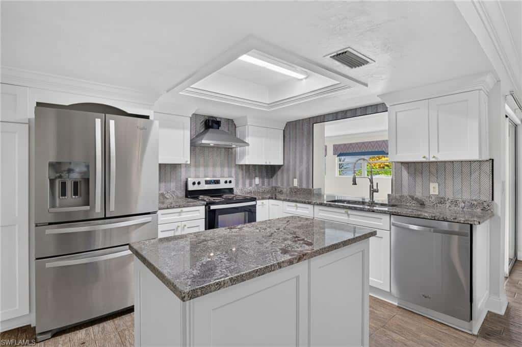 450 Huntington Dr, Naples, photo 5