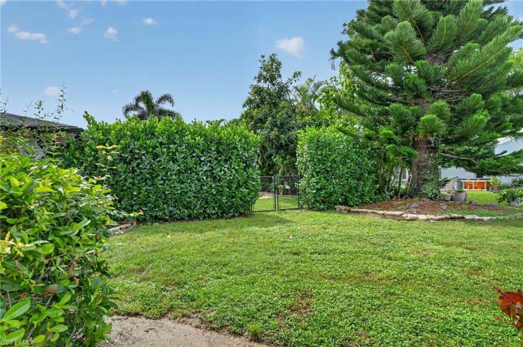 450 Huntington Dr, Naples, photo 24