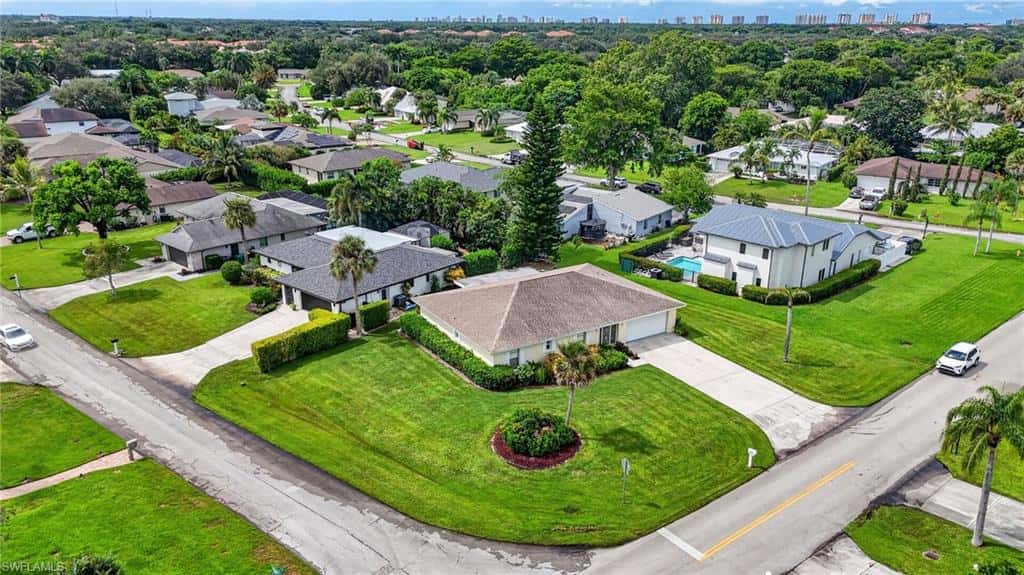 450 Huntington Dr, Naples, photo 29
