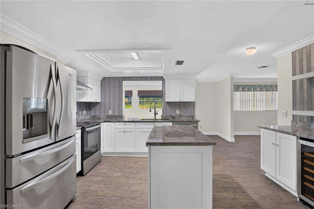450 Huntington Dr, Naples, photo 4