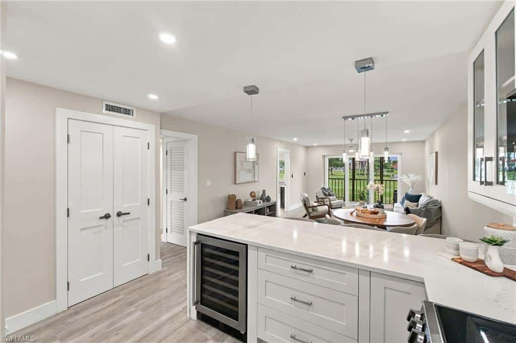 29 High Point Cir #204, Naples, photo 5