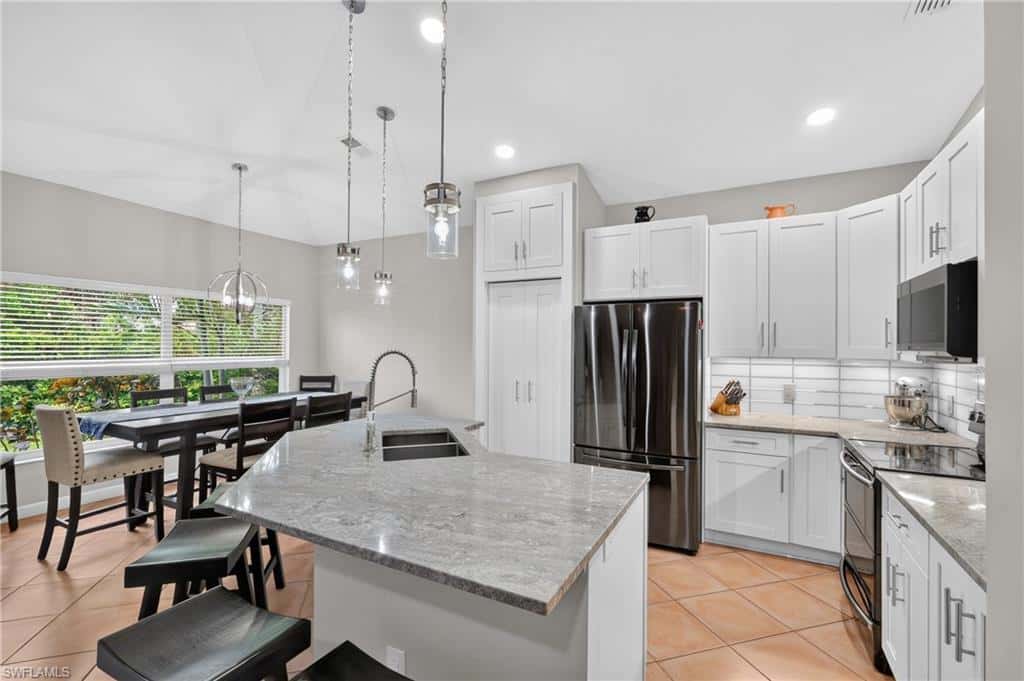 11180 La Coruna Ln, Bonita Springs, photo 9