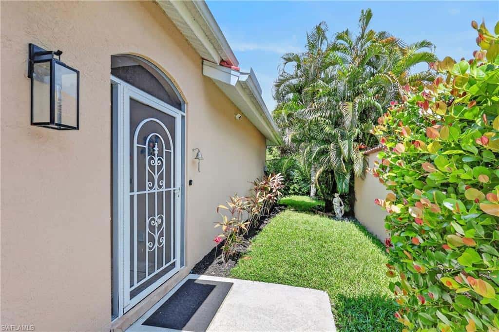 11180 La Coruna Ln, Bonita Springs, photo 4