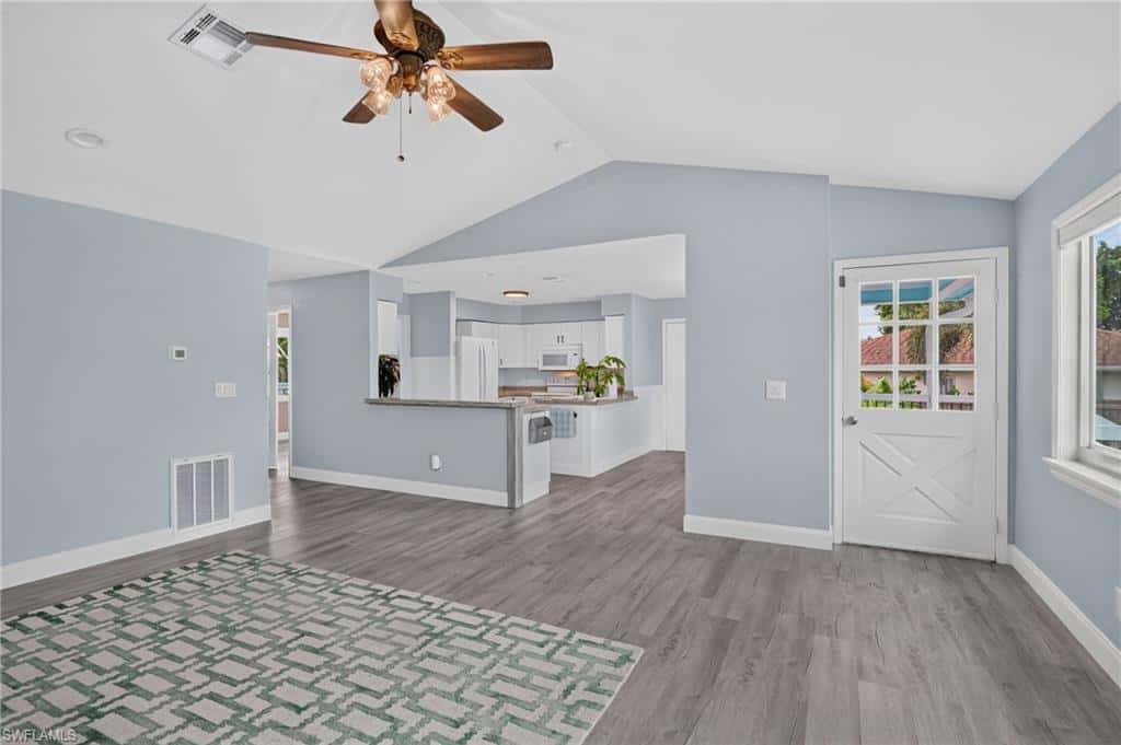 20520 Pine Tree Ln, Estero, photo 7