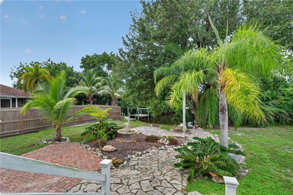 20520 Pine Tree Ln, Estero, photo 36