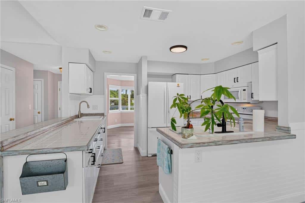 20520 Pine Tree Ln, Estero, photo 15