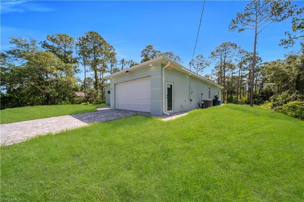 1912 Roosevelt Ave, Lehigh Acres, photo 4