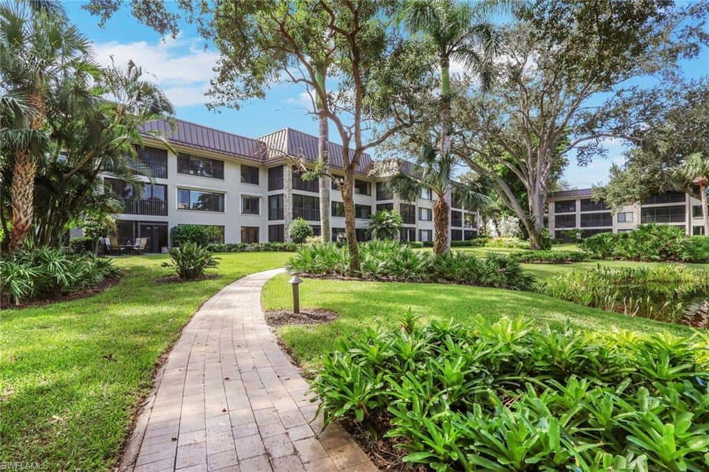 5954 Pelican Bay Blvd #212, Naples, photo 18