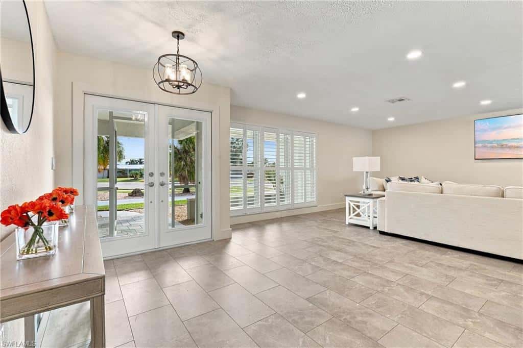 404 53rd Ter, Cape Coral, photo 4