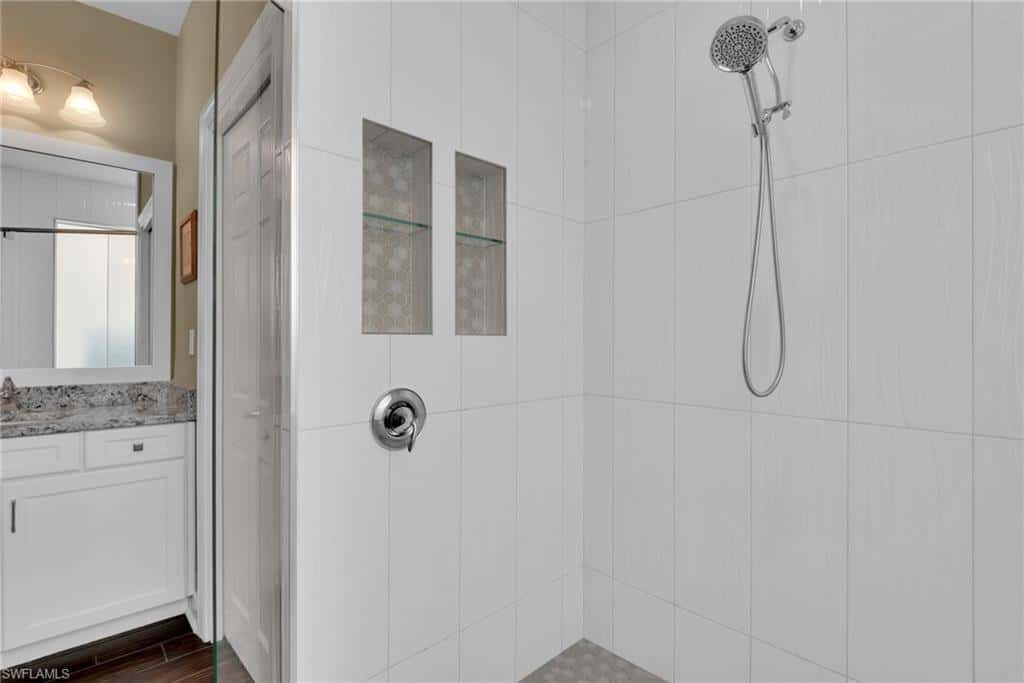 10505 Valencia Lakes Dr, Bonita Springs, photo 16