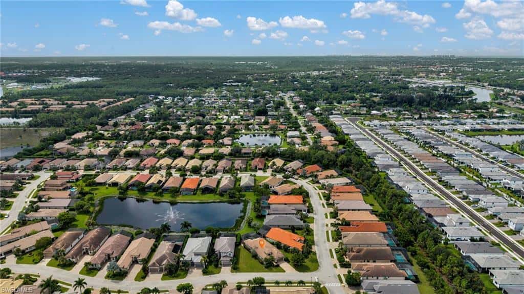 10505 Valencia Lakes Dr, Bonita Springs, photo 5
