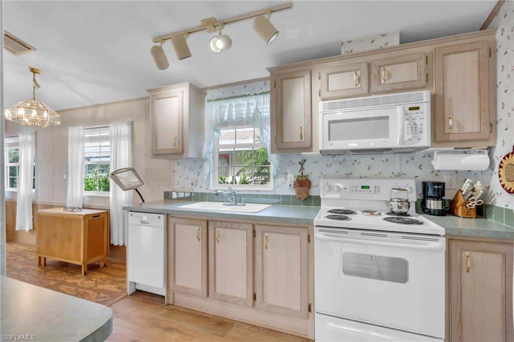 2105 Crystal Lake Dr, Naples, photo 17