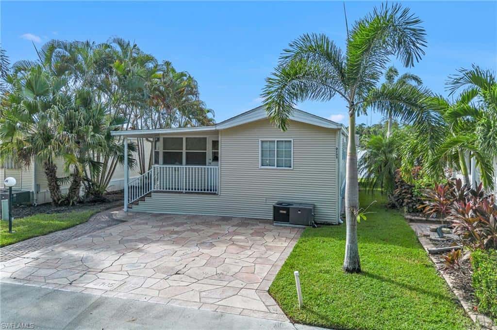 2105 Crystal Lake Dr, Naples, photo 8