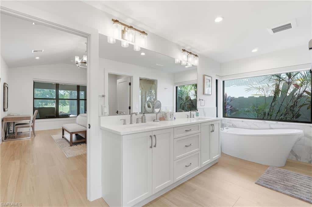 20241 Country Club Dr, Estero, photo 11