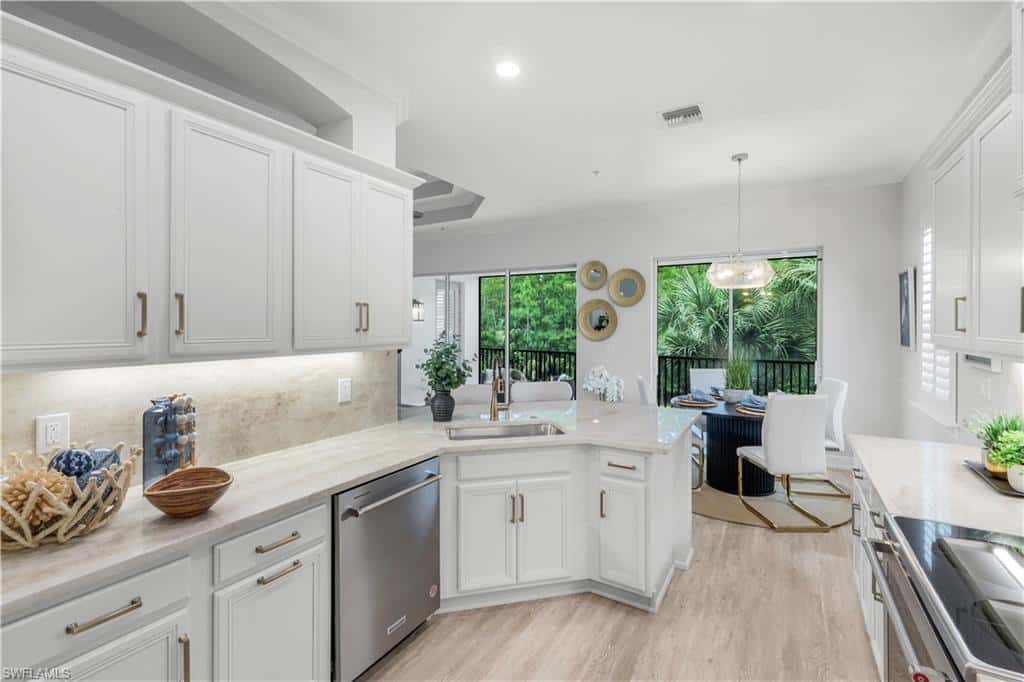 9520 Ironstone #202, Naples, photo 9